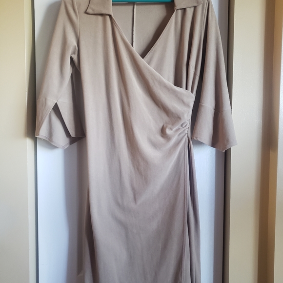 Dress - Picture 4 of 4